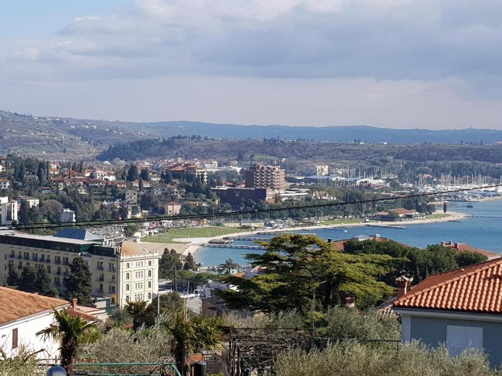 Appartement Panoramic View Near The Beach In Portotoz+P à Portorož Extérieur photo